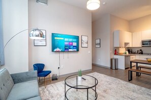 スマートテレビ、書庫、プリンター