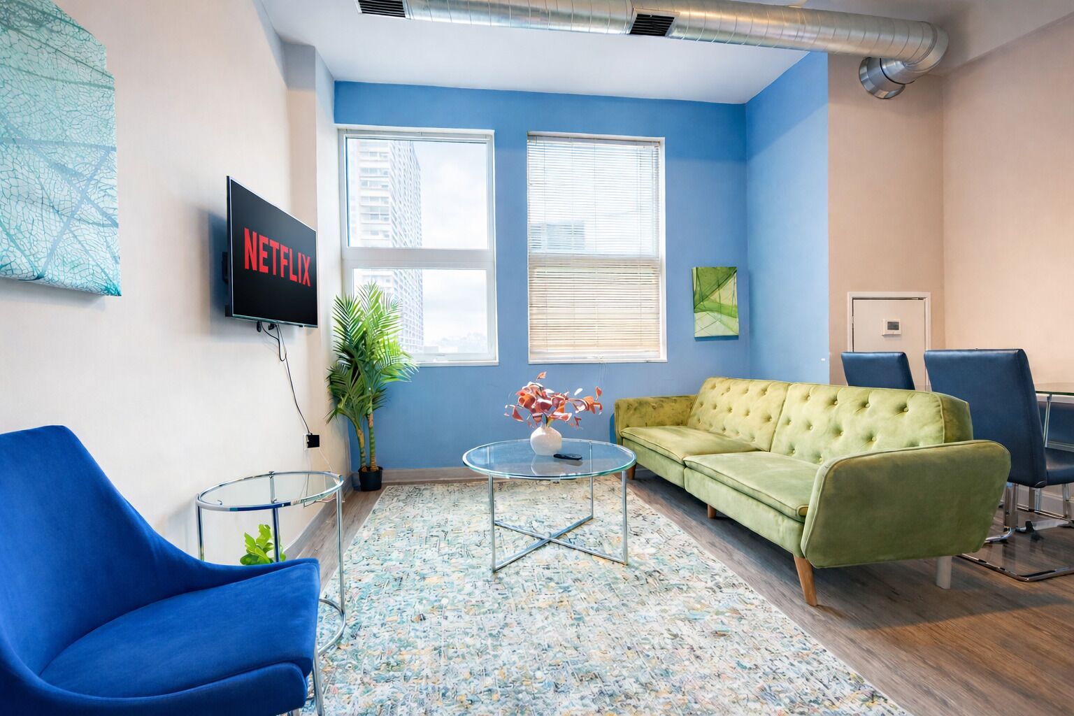 Smart TV, libri, stampante