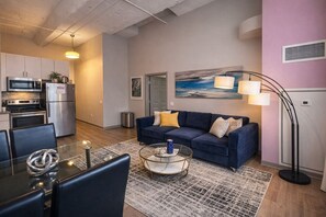 TV connectée, livres, imprimantes