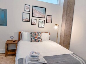 2 bedrooms, iron/ironing board, travel cot, free WiFi
