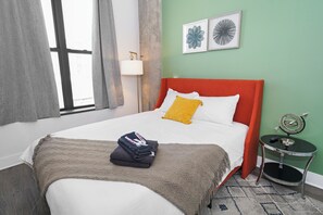 2 bedrooms, iron/ironing board, travel crib, free WiFi - McCormick Place 2b/2b Skyline unit with optional parking for up to 8 guests (Chicago)