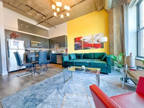 Smart-TV, Bücher, Drucker