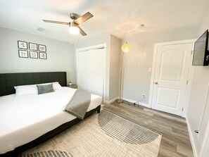 1 chambre, fer et planche à repasser, lit parapluie, Wi-Fi gratuit
