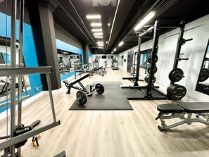 Fitness facility - McCormick Place 2b/2b family unit with optional parking for up to 8 guests (Chicago)