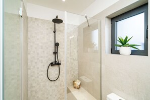 Shower, hair dryer, towels - Apartments Villa Arcadia - One bedroom apartment with Terrace and Sea View (Dubrovnik)