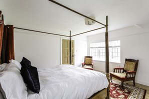 2 bedrooms, iron/ironing board, travel crib, WiFi - Port Sunlight, Duke of York Cottage, Grade 2 Listed (wirral)