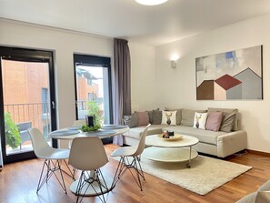 Deluxe Apartment | In-room dining - Angel Mint Apartment (Kraków)