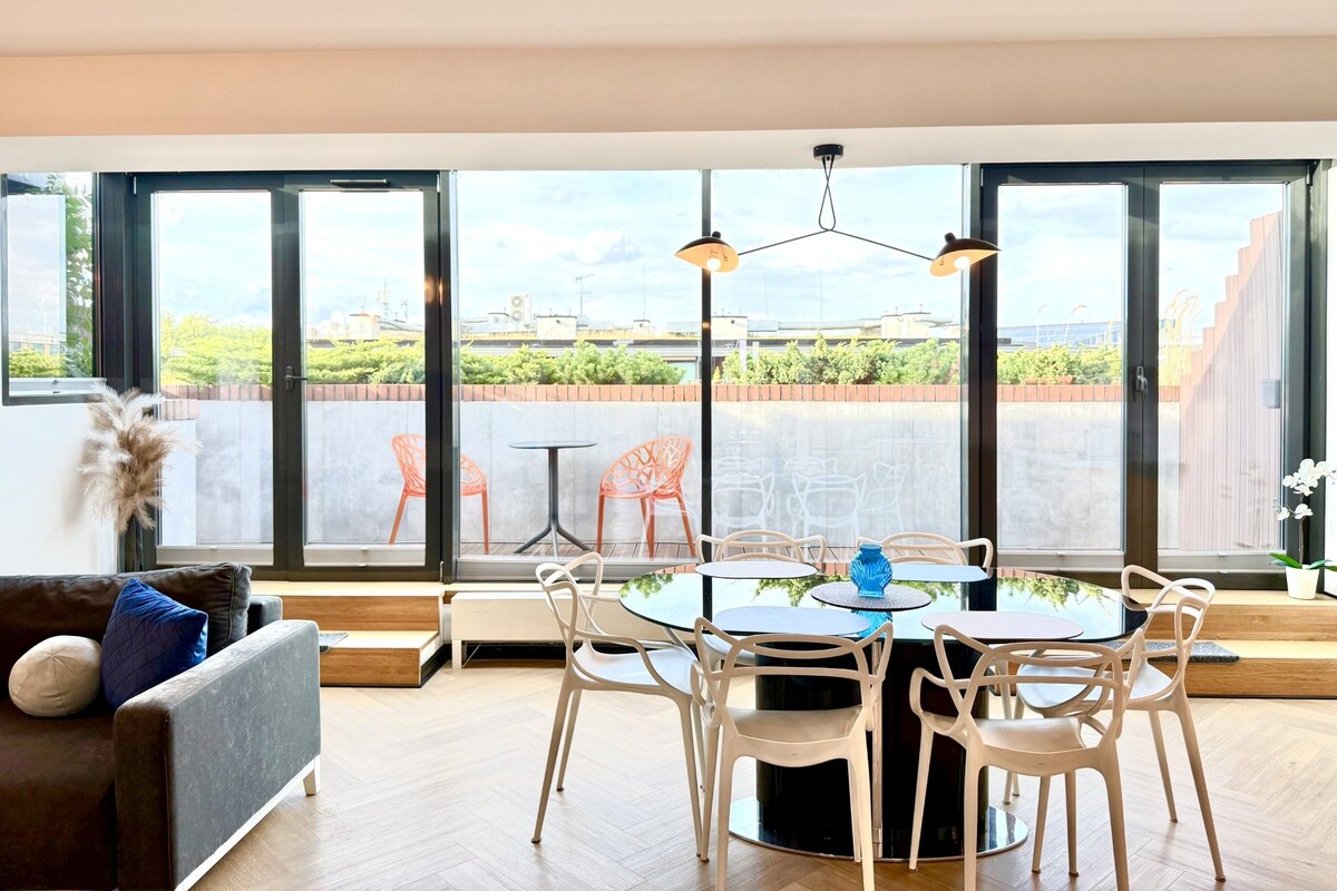 Deluxe Penthouse, 2 Bedrooms, City View | 1 bedroom, hypo-allergenic bedding available, laptop workspace