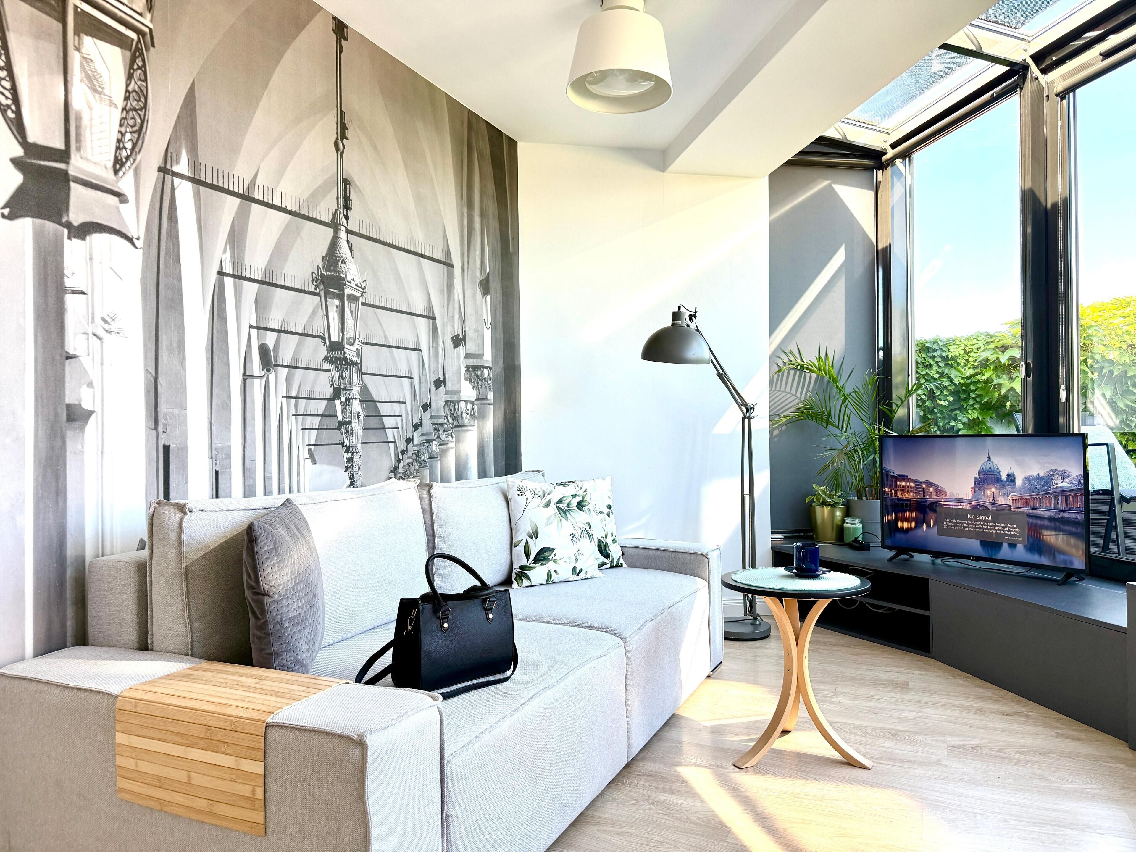 舒適公寓 | 起居區 | 55-吋智慧型電視、衛星頻道、地暖系  統