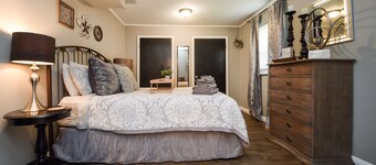 Eclectic Abode I-75 Hop & Skip City BEST LOCATION