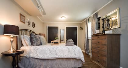 Eclectic Abode I-75 Hop & Skip City BEST LOCATION