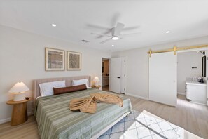 3 bedrooms, desk, iron/ironing board, WiFi - NEW Oasis 3BD heated pool, spa (La Quinta)