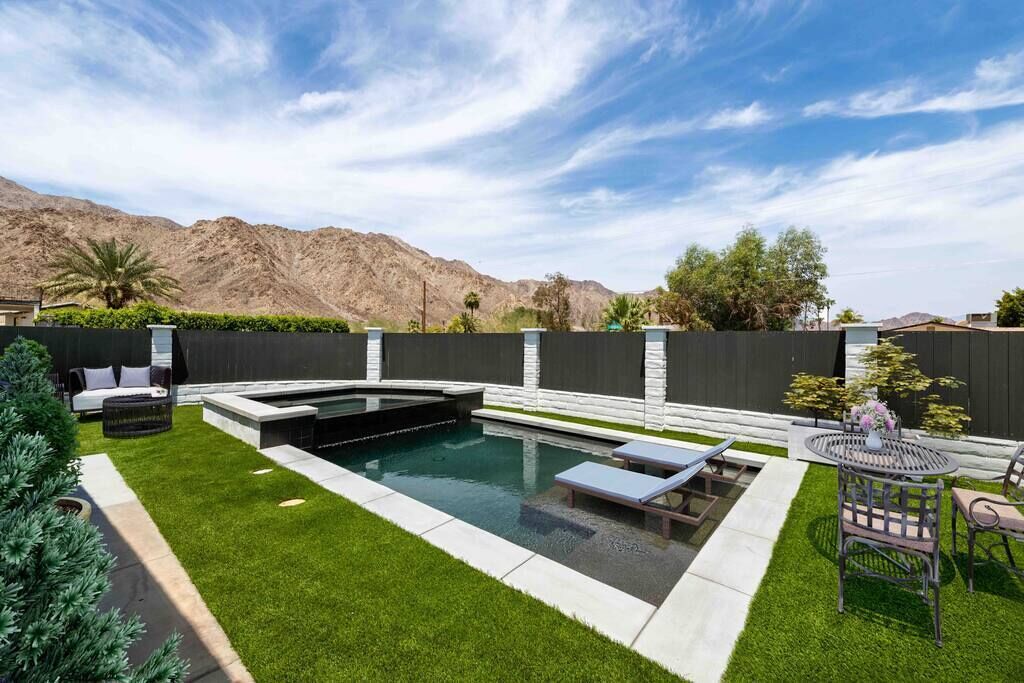4BD Luxury Oasis, private pool, spa, putting green