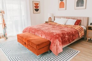 4 bedrooms, desk, iron/ironing board, WiFi