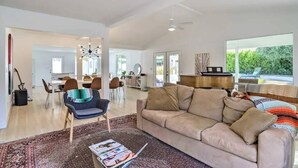 TV, fireplace, stereo, offices - NEW Resort Style Home w/ Private Pool (La Quinta)