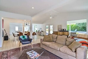 TV, fireplace, stereo, offices - NEW Resort Style Home w/ Private Pool (La Quinta)