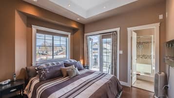 3 bedrooms, desk, travel cot, free WiFi