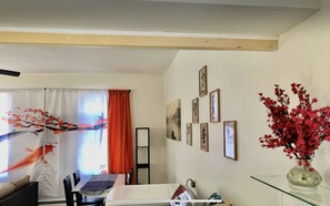 Interior - Stockade Japanese Ryokan, King bed, Washer/Dryer (Schenectady)