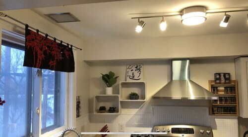 Stockade Japanese Ryokan, King bed, Washer/Dryer