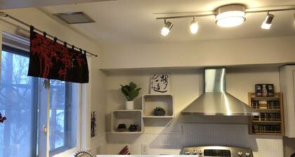 Stockade Japanese Ryokan, King bed, Washer/Dryer