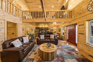 Smart-TV, Kamin, Tischfußball, Bücher