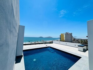 Outdoor pool - Torre Q (Mazatlán)