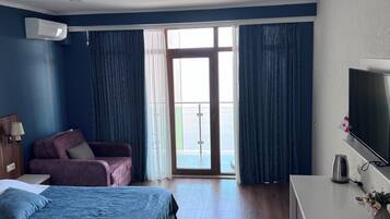 Classic Apartment | 1 bedroom, in-room safe, soundproofing, free WiFi