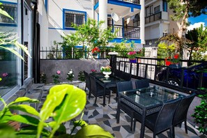 Exterior - 8 Rooms House (Izmir)