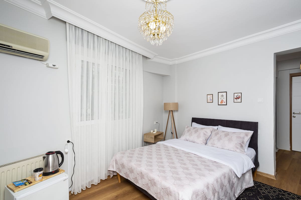 Klassieke kamer | 1 slaapkamer, lakens van Egyptisch katoen, luxe beddengoed, een minibar