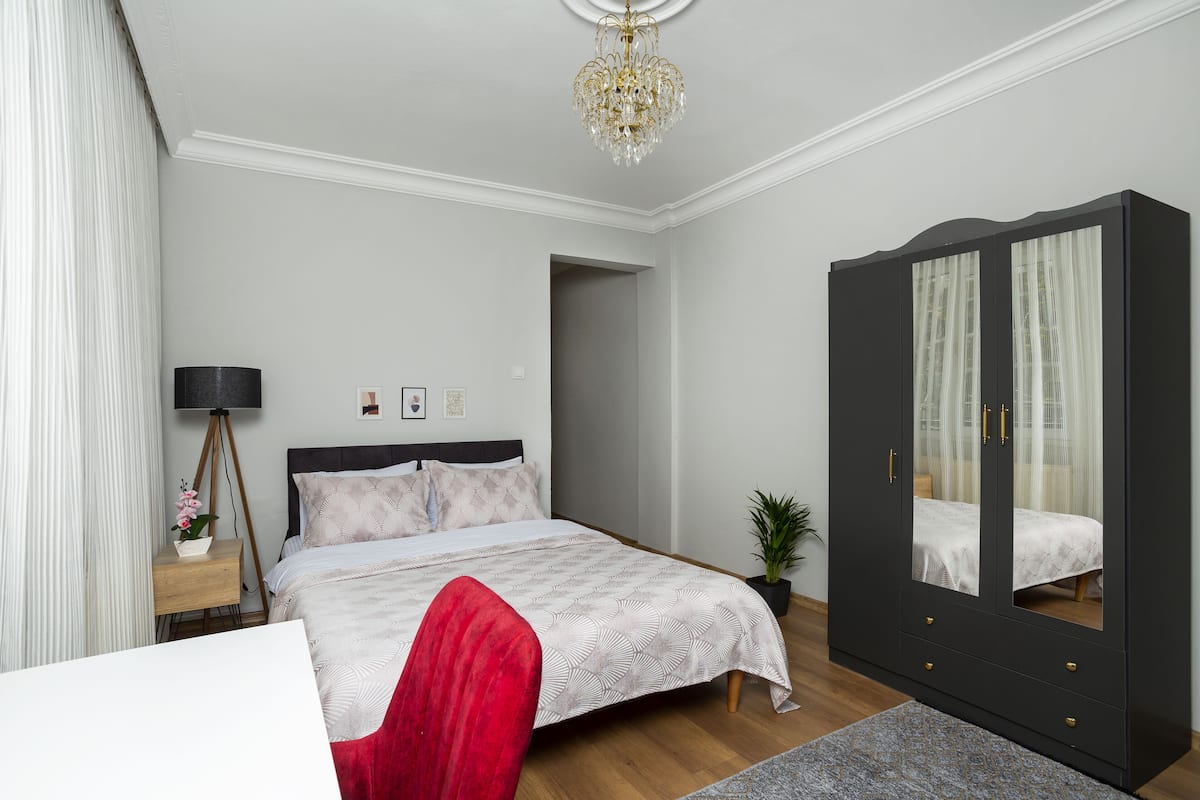 Deluxe kamer | 1 slaapkamer, lakens van Egyptisch katoen, luxe beddengoed, een minibar
