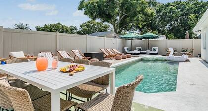 Tampa Bae House · Spacious South Tampa Home with Heated Pool + Patio