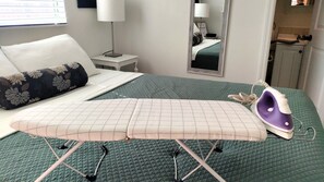 1 bedroom, iron/ironing board, WiFi, bed sheets - Loft Close to Downtown, Airport and Stadium (Tampa)