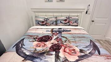 1 bedroom, iron/ironing board, WiFi, bed sheets