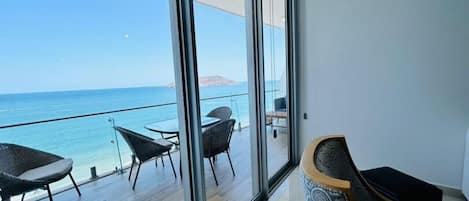 Elite-Apartment, Mehrere Betten, Meerblick | Balkon
