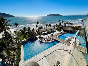 Outdoor pool - Camino al Mar (Mazatlán)