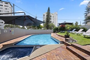 Pool - Courtyard, Opposite Beach & Park, Wi-Fi, Parking-U14B (Surfers Paradise)