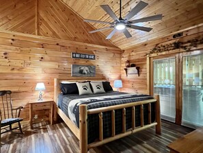 1 室のベッドルーム、デスク、アイロン / アイロン台、WiFi (無料)