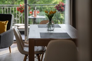 Dining - Apartment with sea view, only 50 m from the sea, new and modern (Vrsar)