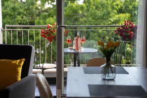 تناول الطعام بالخارج