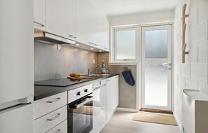 Réfrigérateur, four, plaque de cuisson, lave-vaisselle