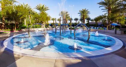 3BD/2Bath - Gorgeous Desert Blue Resort in Las Vegas! Deluxe Unit!