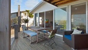Outdoor dining - Sea Change on Tasman Street (Merimbula)