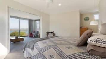 3 bedrooms, iron/ironing board, Internet, bed sheets