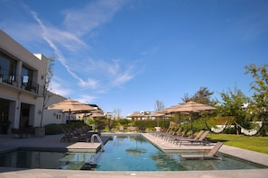 Outdoor pool - Casa Itzae La Luminaria Dog Friendly (San Miguel de Allende)