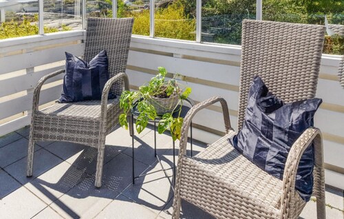 Stunning home in Søgne with WiFi