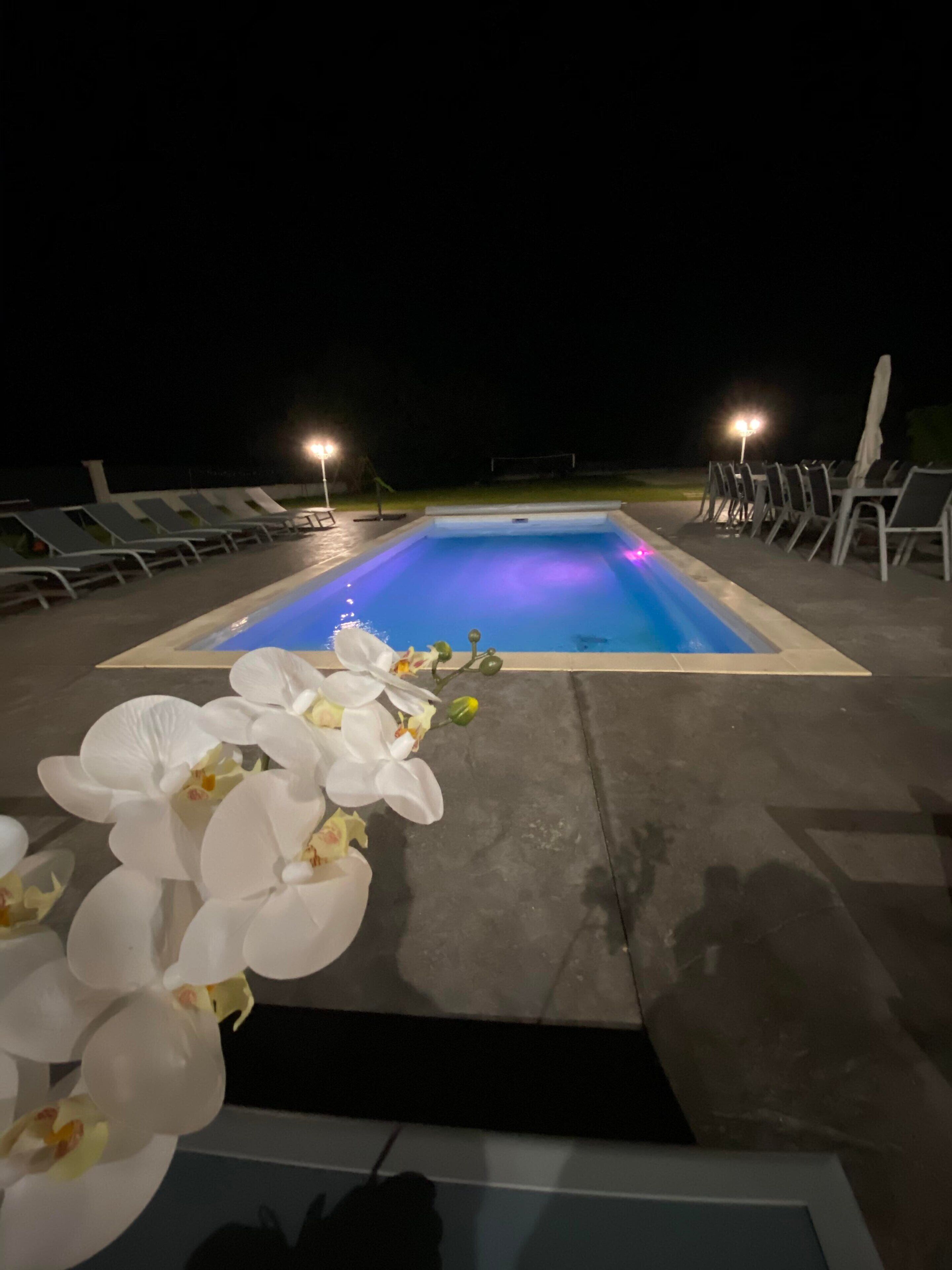 Piscina coberta i piscina a l'aire lliure 