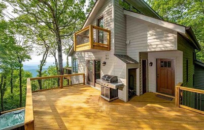 Hot Tub Mntn Views Pool Tennis Golf Hiking 52"HDTV