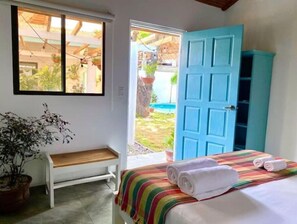 1 bedroom, WiFi - Beachfront Private Room 2 (Las Penitas Sur Leon)