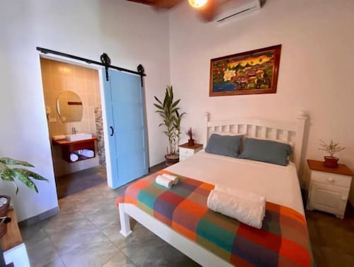 Beachfront Private Room 3