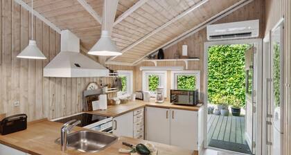 Amazing home in Hornbæk with kitchen